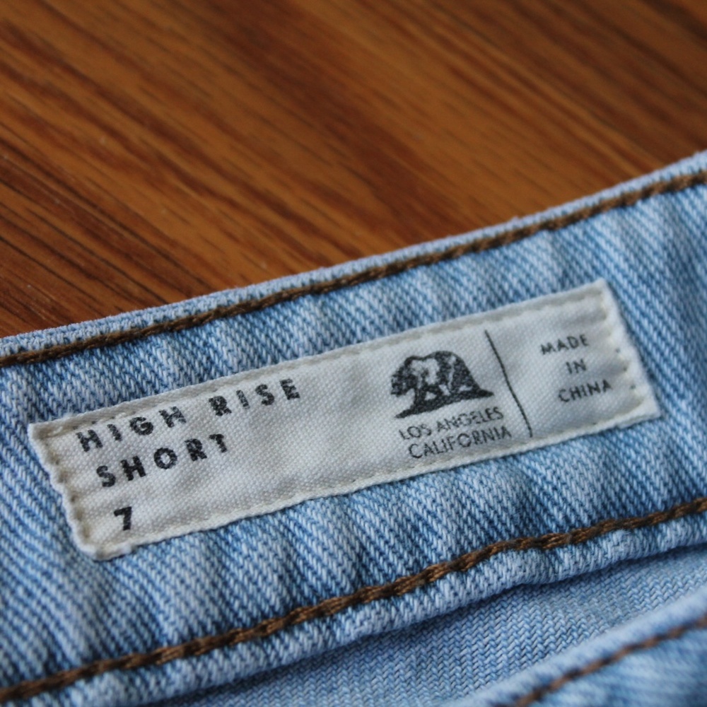 Scalloped Denim High Rise Shorts - Picture 4 of 4